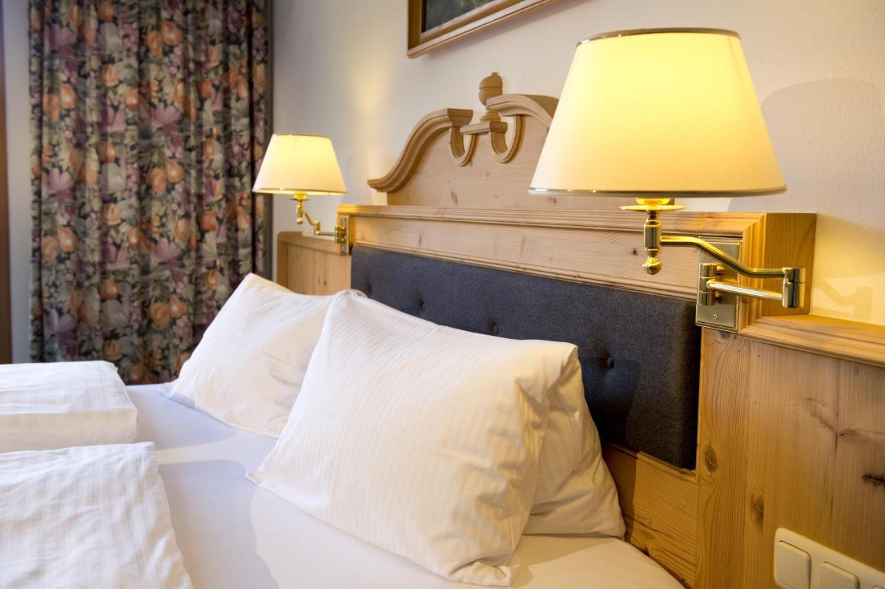 Hotel Wiesenegg Aurach bei Kitzbühel Szoba fotó